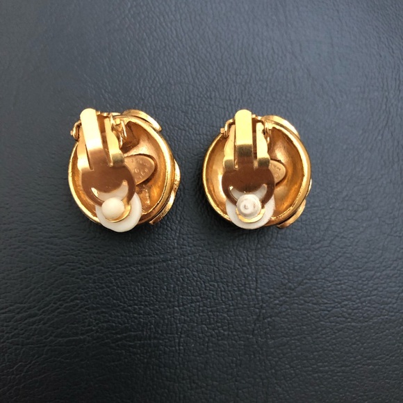 Auth Chanel 24k plated earrings - Picture 6 of 7